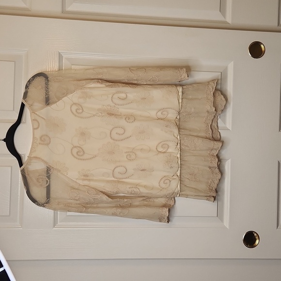 Dressbarn Women's Champagne Embroidered Floral Lace Blouse Size S - Picture 8 of 16